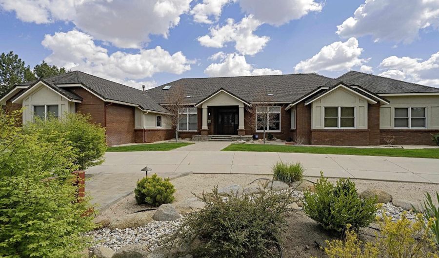 2057 W Washington St, Carson City, NV 89703 - 3 Beds, 3 Bath