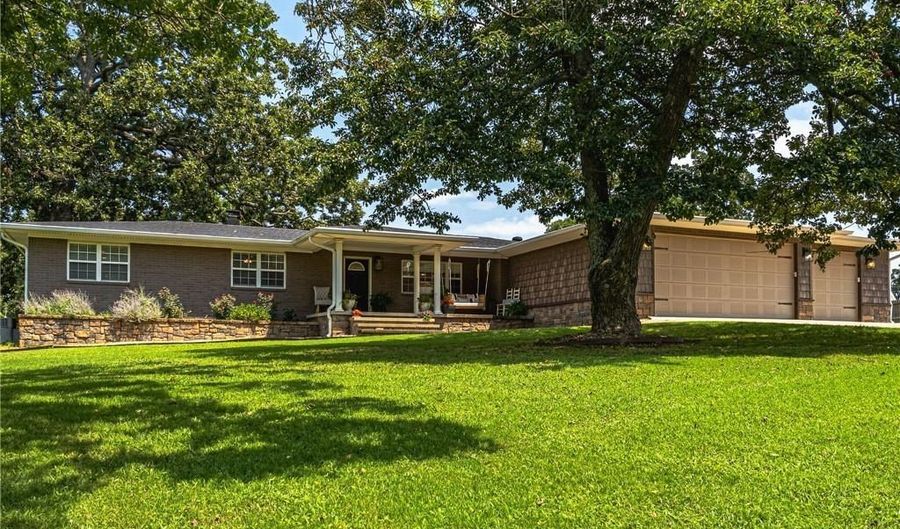 12136 Bedrock Ln, Bentonville, AR 72712 - 3 Beds, 2 Bath