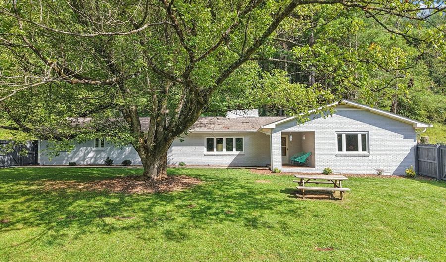 445 Chunns Cove Rd A, Asheville, NC 28805 - 3 Beds, 2 Bath