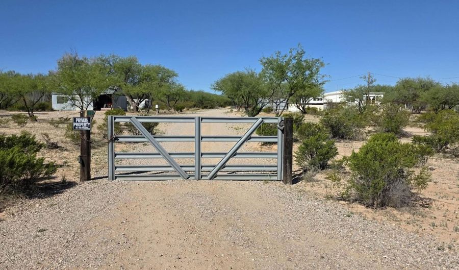 1530 N Libertine Ln, Benson, AZ 85602 - 3 Beds, 3 Bath