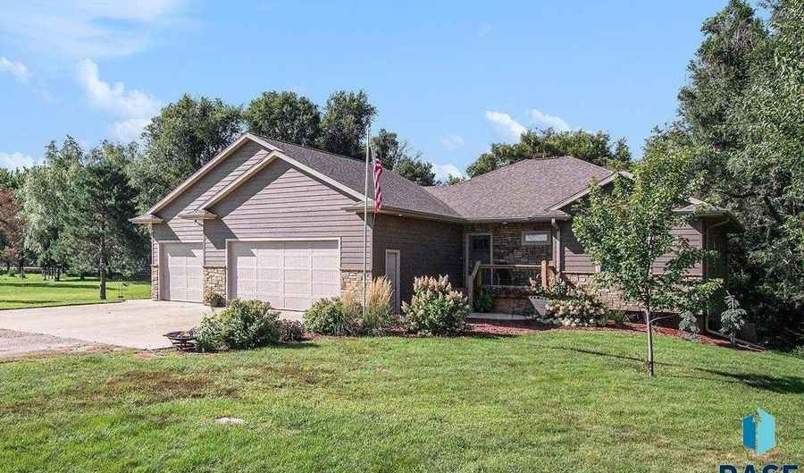 48191 Three River Cir, Brandon, SD 57005 - 2 Beds, 2 Bath