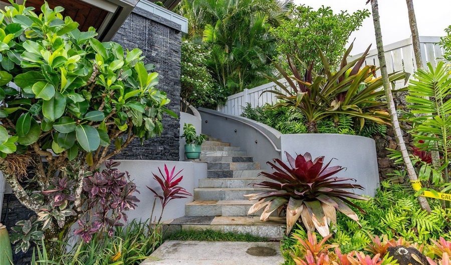 45-020 Namoku St, Kaneohe, HI 96744 - 4 Beds, 5 Bath