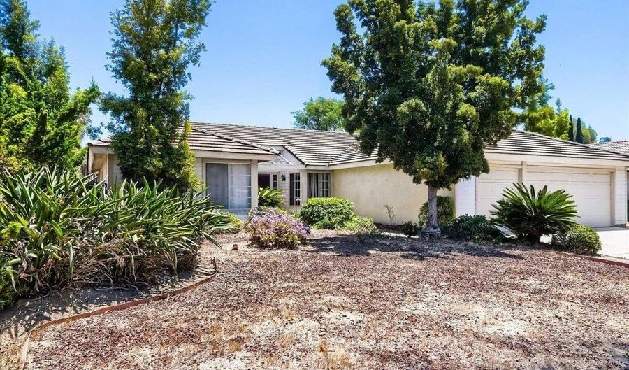 1555 Del Mar Rd, Oceanside, CA 92057 - 3 Beds, 2 Bath