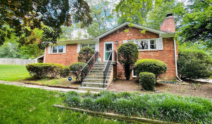 6005 SAINT JOHN Dr, Alexandria, VA 22310 - 4 Beds, 2 Bath