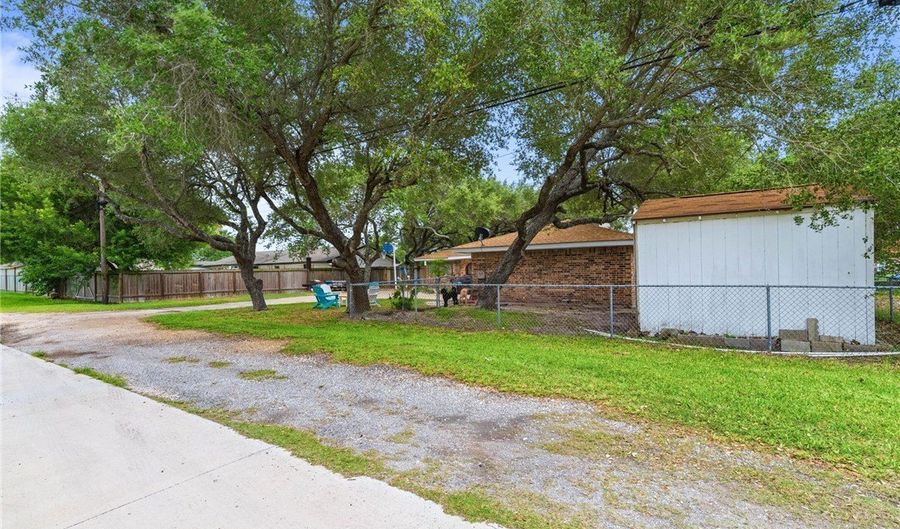 1638 W Palm Dr, Aransas Pass, TX 78336 - 3 Beds, 2 Bath