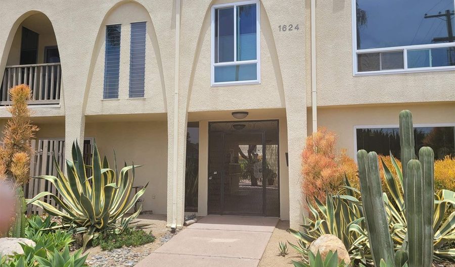 Mission Hls 3b, San Diego, CA 92110 - 2 Beds, 2 Bath