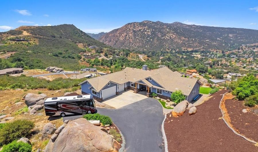 2227 Alpine Trail Pl, Alpine, CA 91901 - 3 Beds, 3 Bath