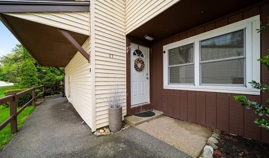 27 Mason Ct 27, Amesbury, MA 01913 - 3 Beds, 2 Bath