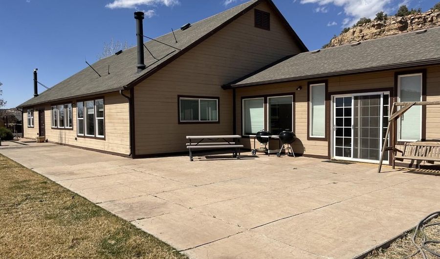 893 Foothill Dr, Apple Valley, UT 84737 - 3 Beds, 2 Bath
