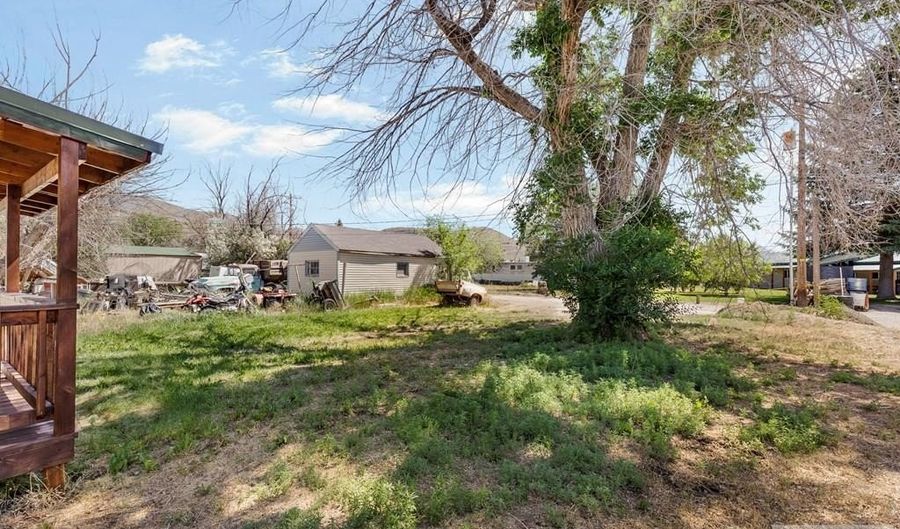 667 Decoria Ave, Arco, ID 83213 - 2 Beds, 1 Bath