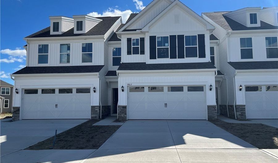 980-2 Memory Ln, Aurora, OH 44202 - 3 Beds, 3 Bath