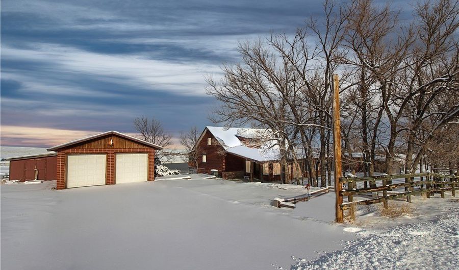 3839 BITTERROOT Dr, Billings, MT 59105 - 3 Beds, 2 Bath