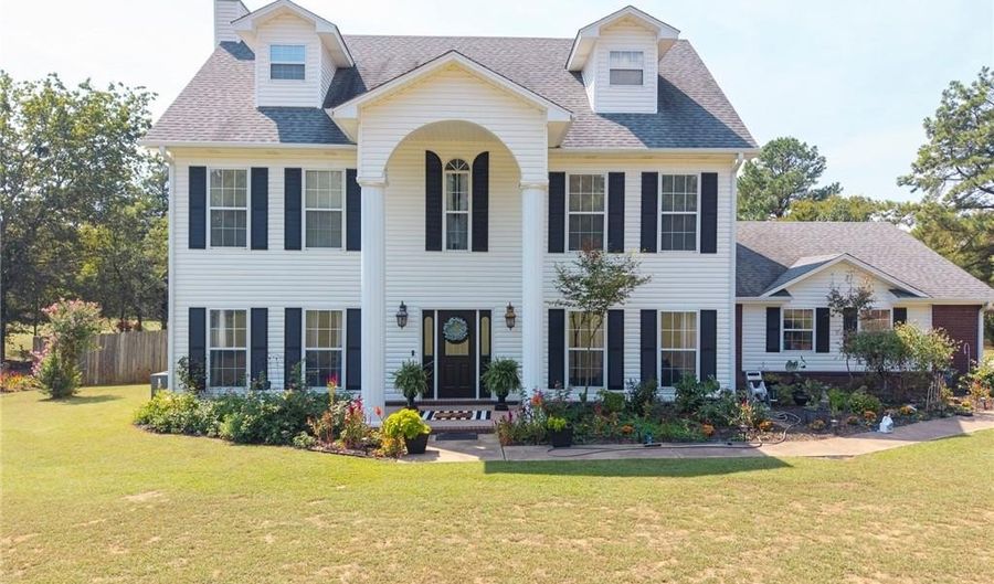 2411 Pauls Valley Ln, Alma, AR 72921 - 4 Beds, 3 Bath