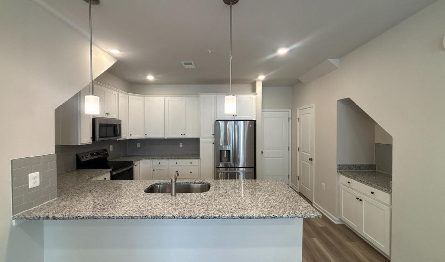 42635 DARALA Dr, Ashburn, VA 20147 - 3 Beds, 3 Bath