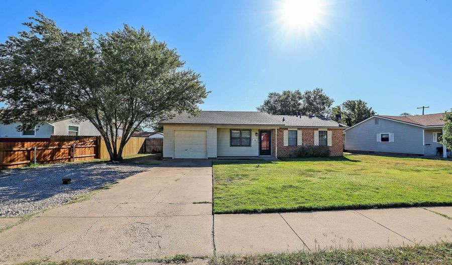5207 S TRAVIS St, Amarillo, TX 79110 - 3 Beds, 2 Bath