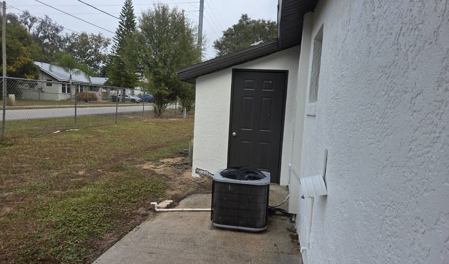 449 Las Palmas Cir, Avon Park, FL 33825 - 2 Beds, 1 Bath