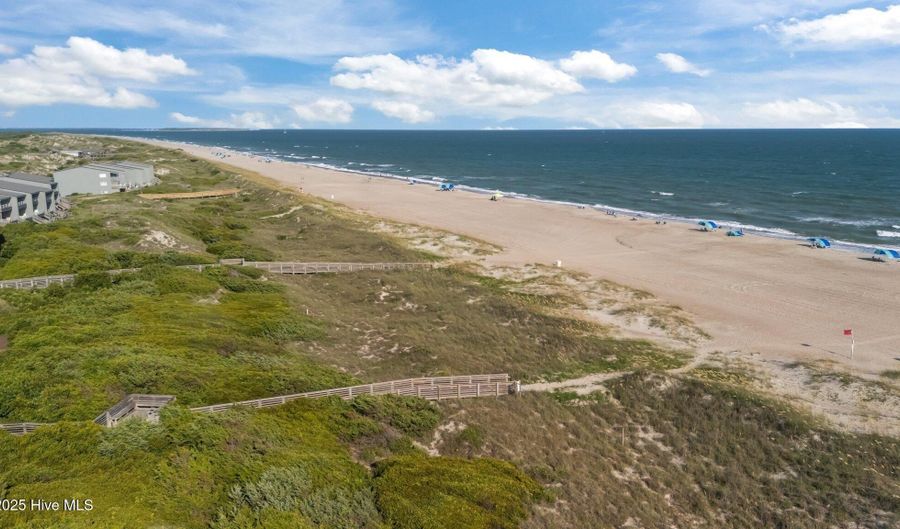 2008 E Fort Macon Rd E H-13, Atlantic Beach, NC 28512 - 2 Beds, 2 Bath