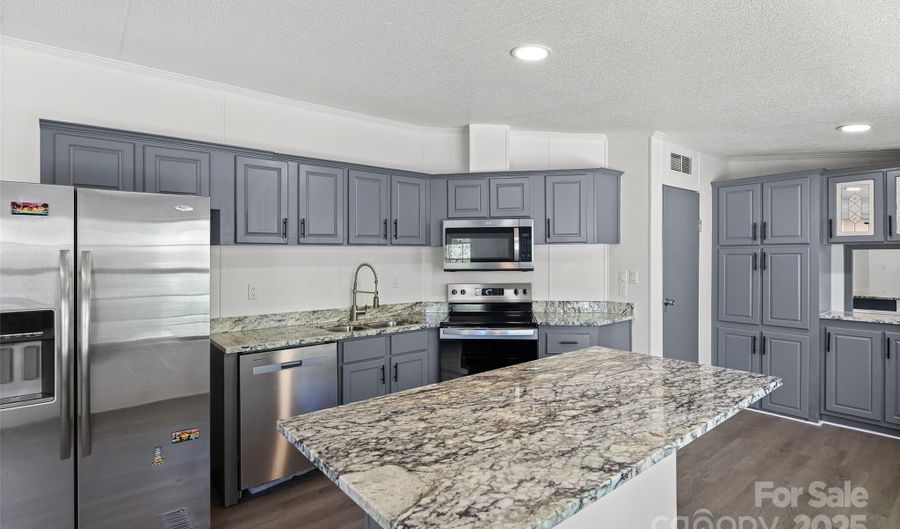 5 Concord Knoll Ln, Asheville, NC 28803 - 3 Beds, 3 Bath