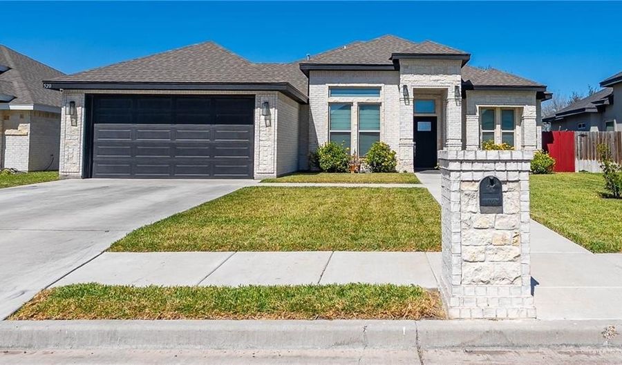 520 Country Club Dr, Alamo, TX 78516 - 4 Beds, 2 Bath