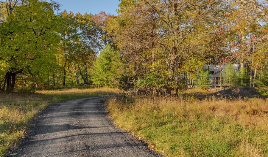 131 Oakley Rd, Accord, NY 12404 - 4 Beds, 5 Bath