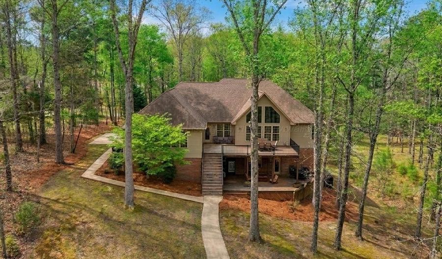 553 S POINTE Dr, Arley, AL 35541 - 6 Beds, 4 Bath