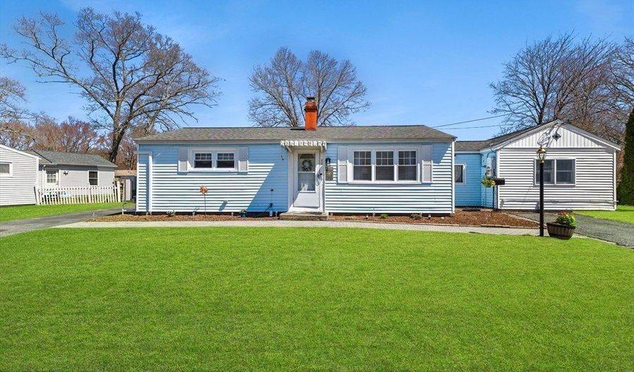 20 James St, Bellingham, MA 02019 - 3 Beds, 1 Bath