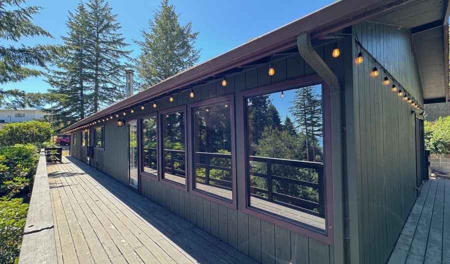 16945 PACIFIC VIEW Dr, Brookings, OR 97415 - 2 Beds, 2 Bath