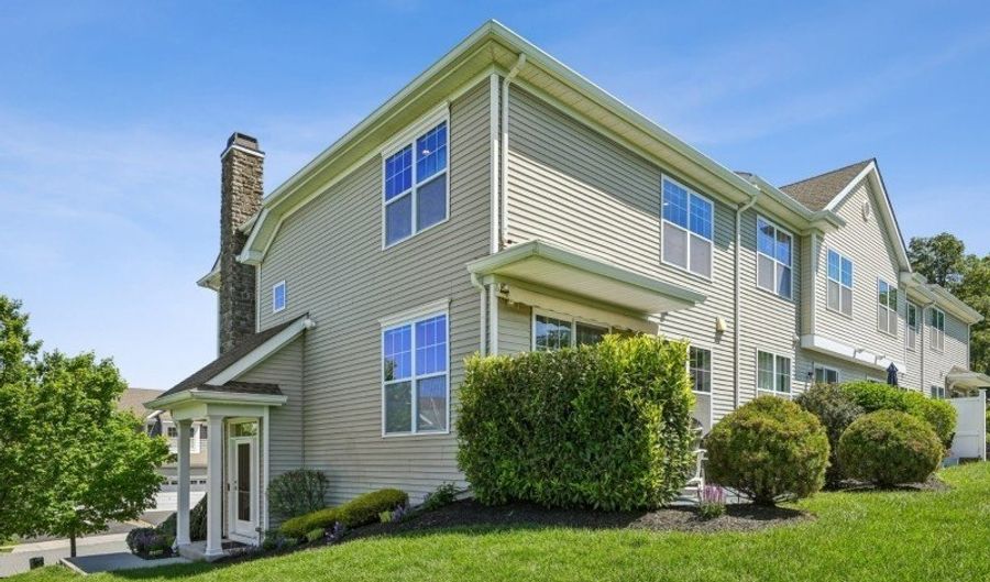 18 Blazingstar Way, Allamuchy Twp., NJ 07840 - 3 Beds, 3 Bath