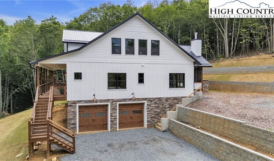 3681 Mulatto Mountain Rd, Fleetwood, NC 28626 - 4 Beds, 4 Bath