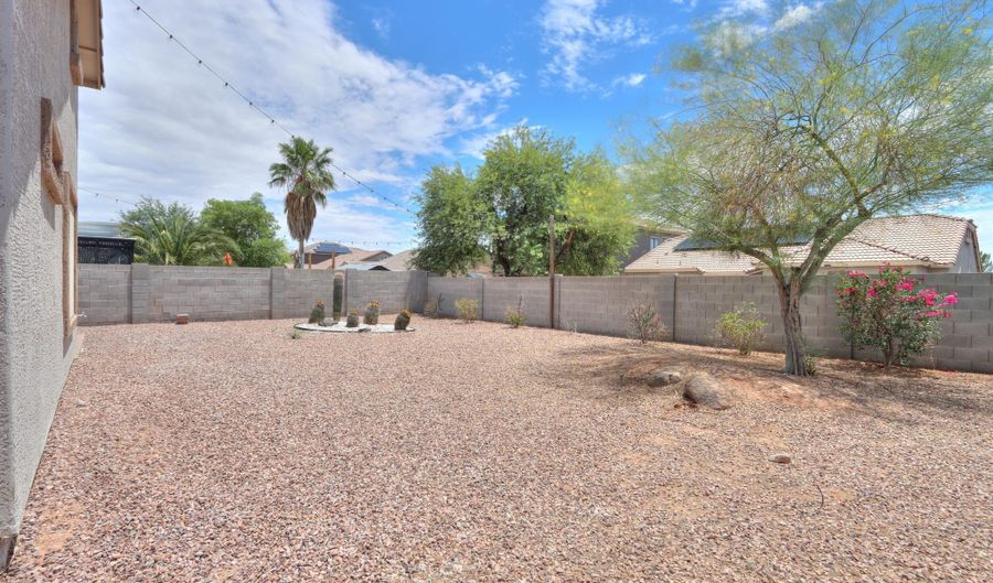 1581 E DESERT BREEZE Dr, Casa Grande, AZ 85122 - 3 Beds, 2 Bath