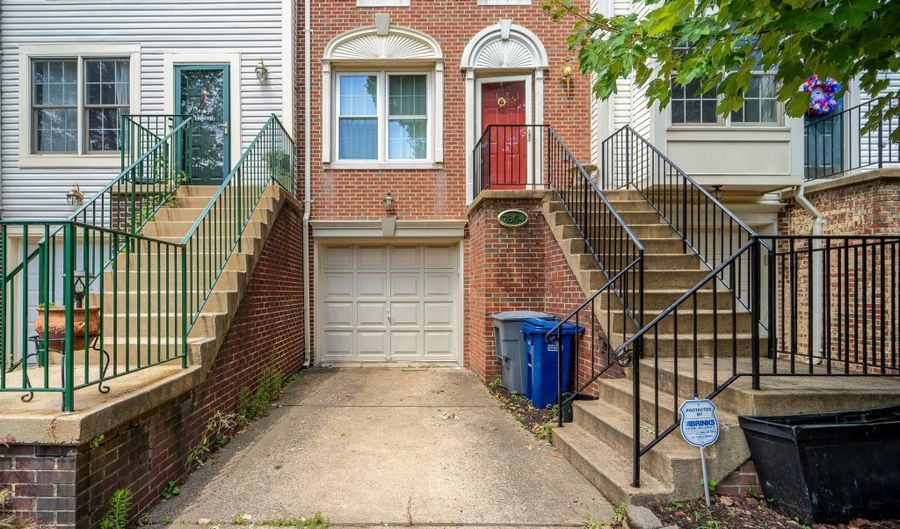 7804 COLONIAL SPRINGS Blvd, Alexandria, VA 22306 - 3 Beds, 3 Bath