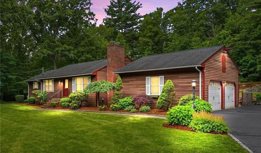 19 Mount Hygeia Rd, Foster, RI 02825 - 3 Beds, 2 Bath