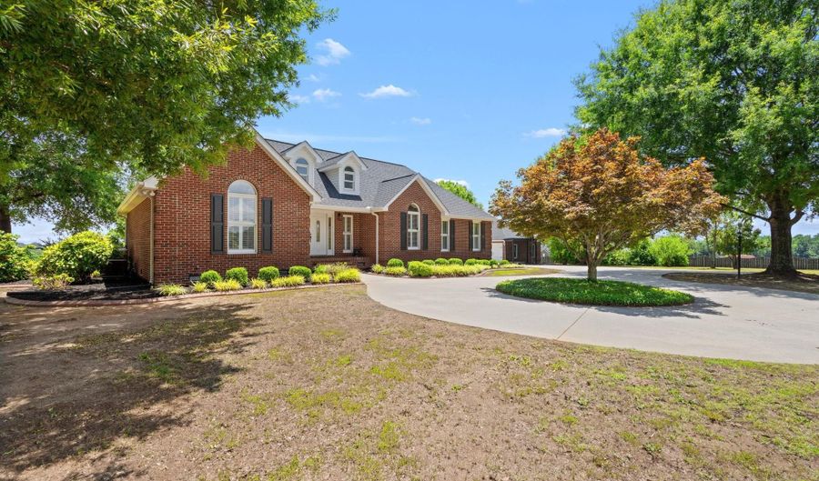 296 Public Well Rd, Anderson, SC 29626 - 3 Beds, 2 Bath