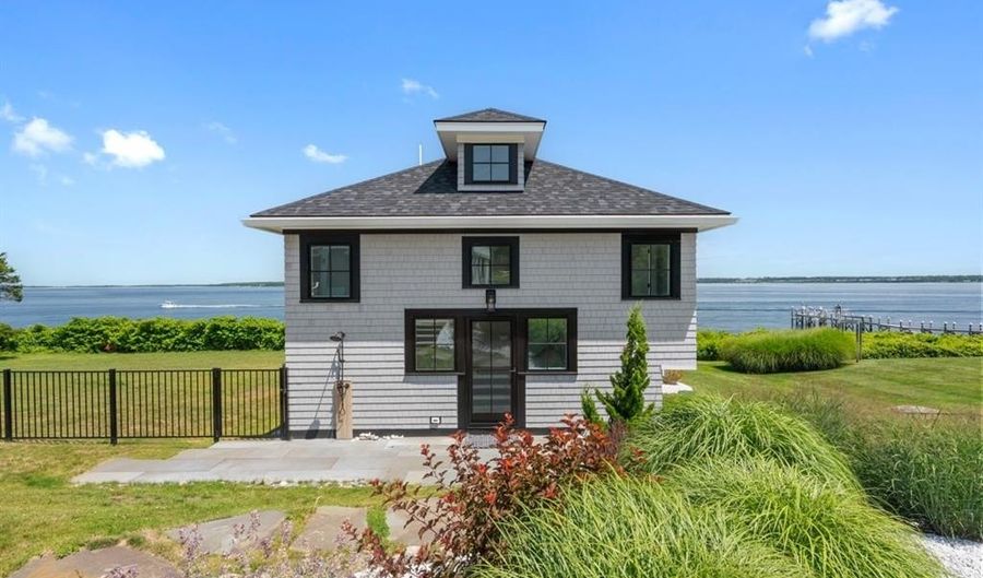 1058 E Shore Rd, Jamestown, RI 02835 - 1 Beds, 1 Bath