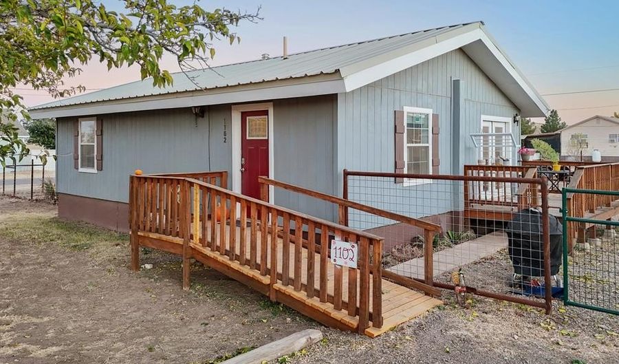 1102 W Del Rio St, Alpine, TX 79830 - 2 Beds, 1 Bath