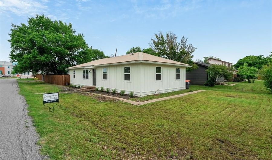 421 S Interurban St, Anna, TX 75409 - 3 Beds, 2 Bath