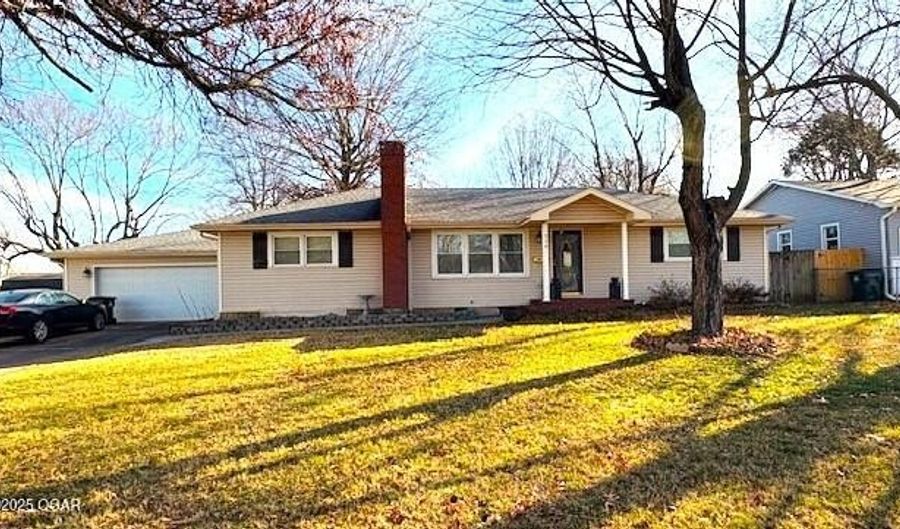 220 S Park Ave, Aurora, MO 65605 - 3 Beds, 2 Bath