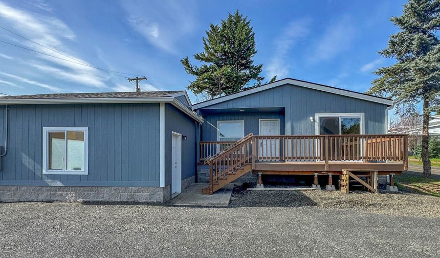 109 NW WOODLAND Dr, Winston, OR 97496 - 3 Beds, 2 Bath
