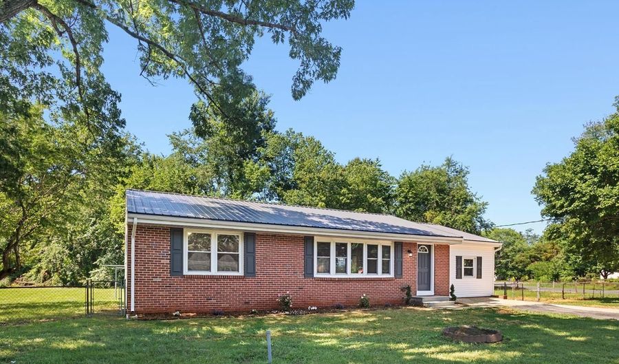 16 ORANGE St, Magnolia, DE 19962 - 3 Beds, 2 Bath