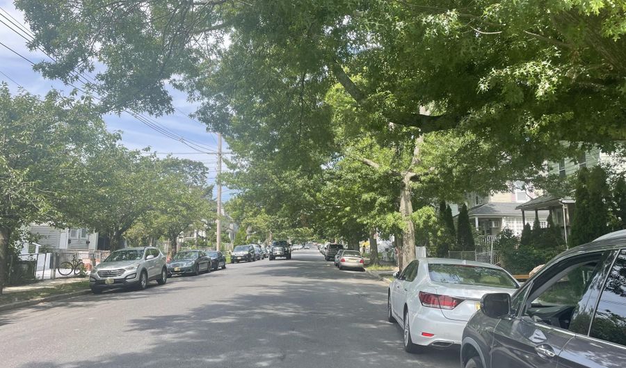 1001 Sewall Ave, Asbury Park, NJ 07712 - 5 Beds, 3 Bath