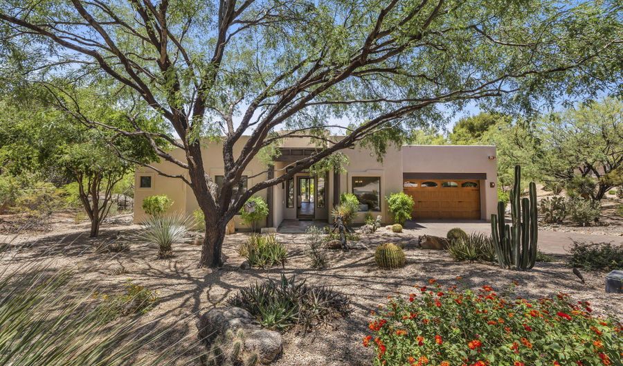 3105 E ARROYO HONDO Rd, Carefree, AZ 85377 - 3 Beds, 4 Bath