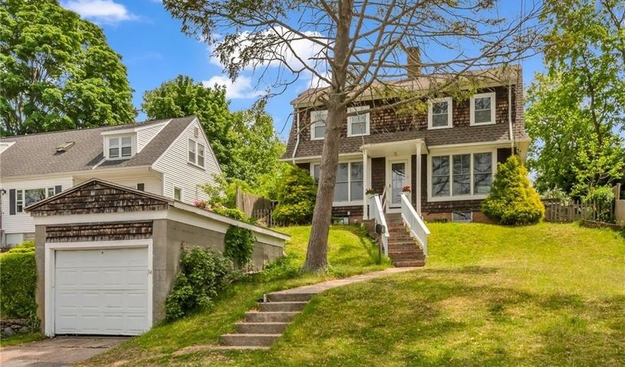 14 Barnsdale Rd, East Providence, RI 02914 - 3 Beds, 3 Bath