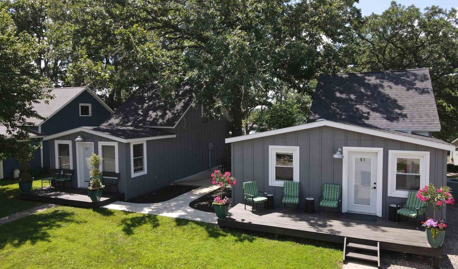 57 61 Dewey St, Arnolds Park, IA 51331 - 5 Beds, 2 Bath