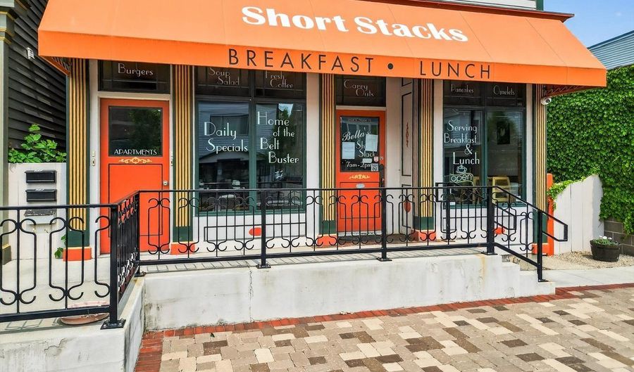 208 S Main St, Algonquin, IL 60102 - 0 Beds, 0 Bath