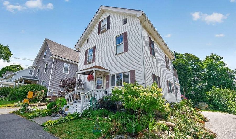 48 6th St, Bangor, ME 04401 - 6 Beds, 2 Bath