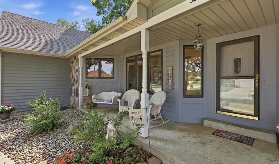 1309 Sanders Dr, Auburn, IN 46706 - 3 Beds, 3 Bath