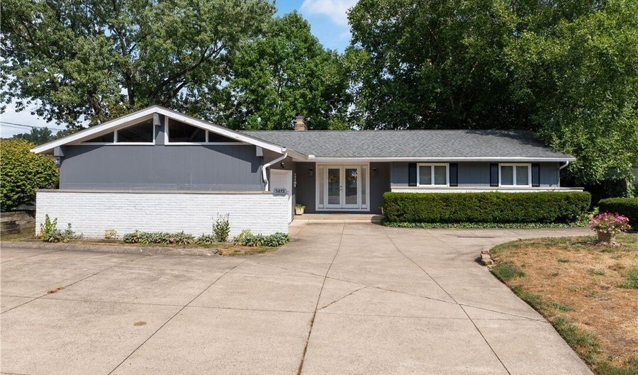 3673 ACE Dr, Akron, OH 44319 - 3 Beds, 2 Bath