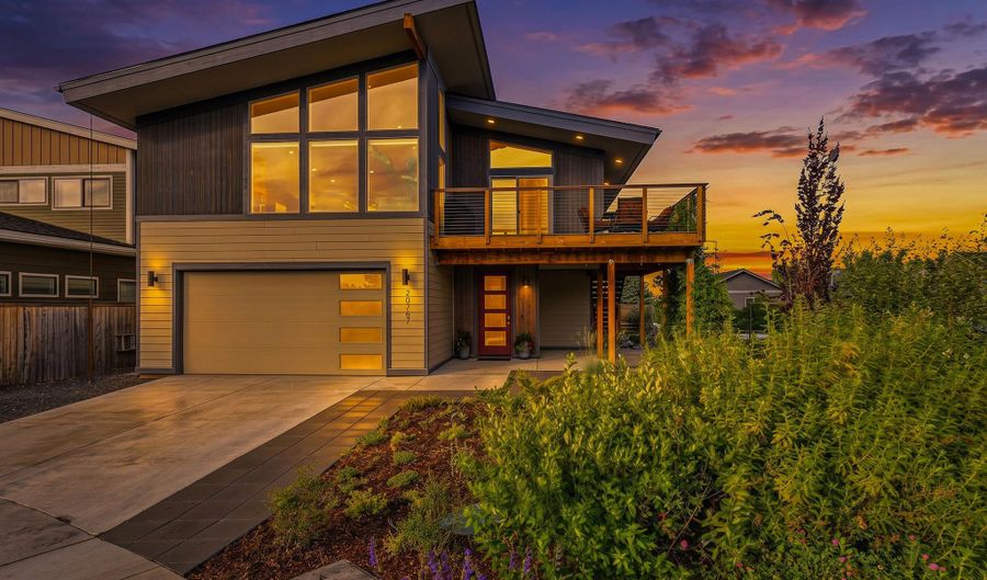 20767 NE Angora Ct, Bend, OR 97701 - 4 Beds, 4 Bath