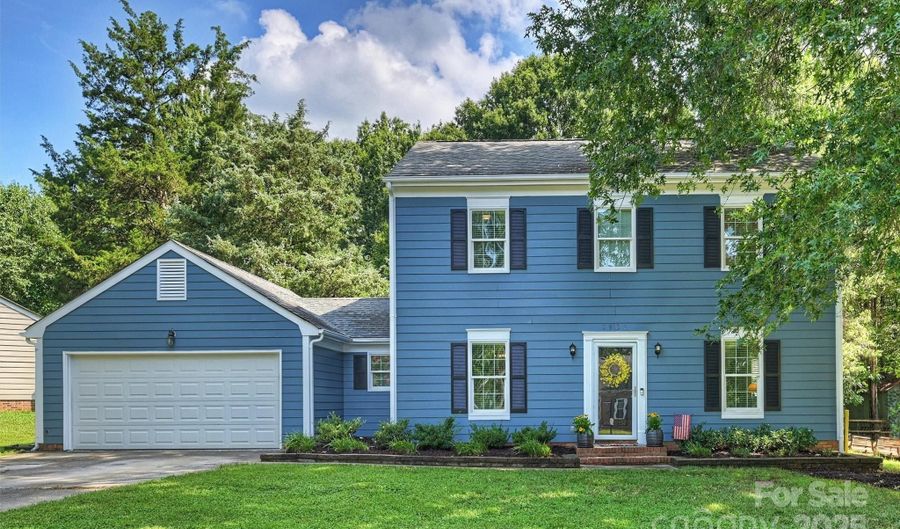 8520 Golf Ridge Dr, Charlotte, NC 28277 - 3 Beds, 3 Bath