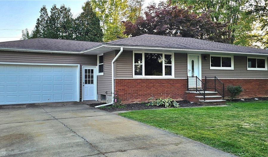 1208 Westshore Dr, Ashtabula, OH 44004 - 3 Beds, 2 Bath